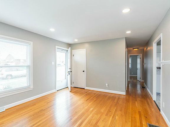 2nd image of 350 Hillcrest Dr