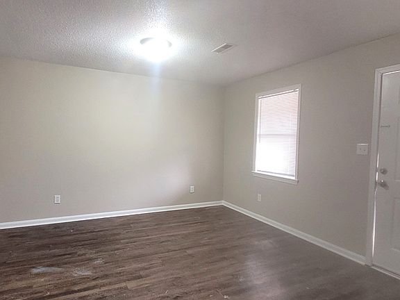 2nd image of 2505 Green Oaks Ct SE #C