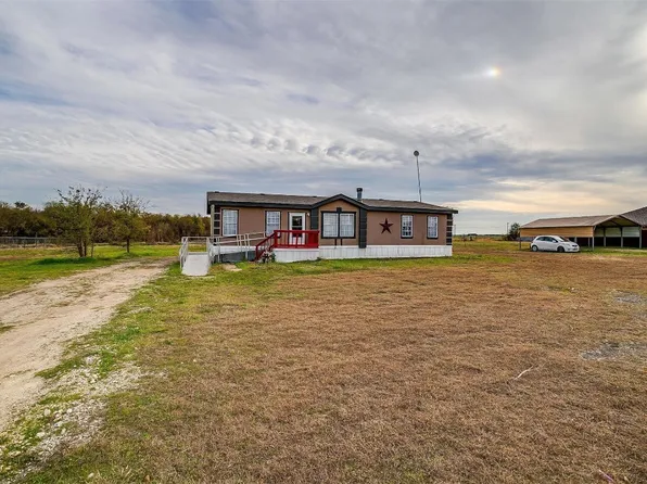 2161 Country Acres Rd, Venus, TX 76084