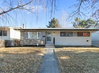 123 W Glacier Dr SW, Calgary, AB T3E 5A3