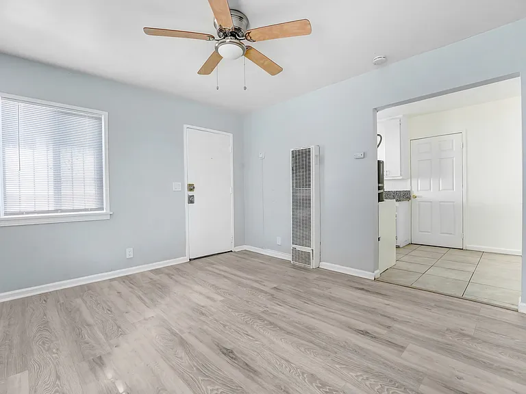 1026 W 91st St #1032-1/4 — Photo 9