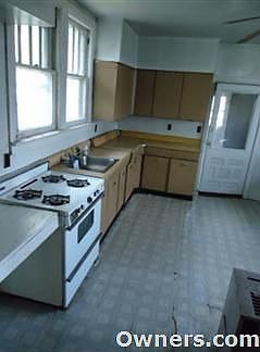 4th image of 127 S East St