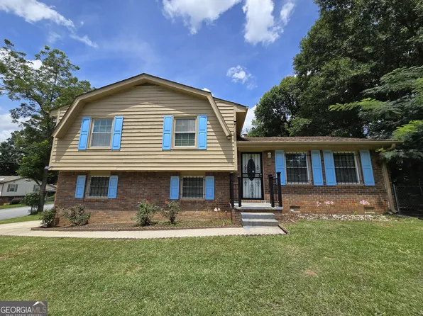 2627 Luke Dr, Ellenwood, GA 30294