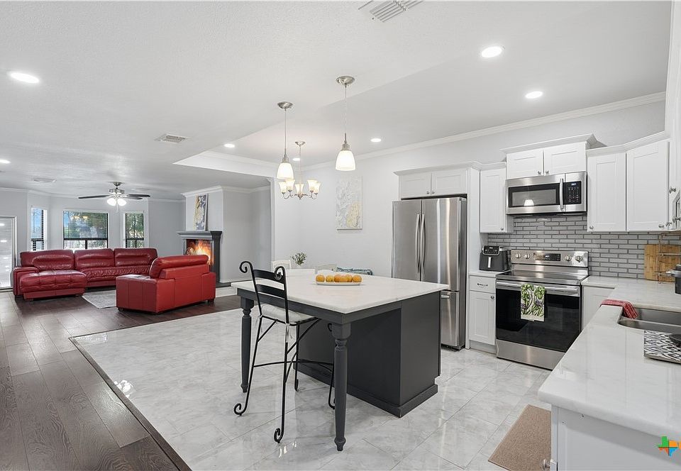 1st image of 734 Summerwood Dr