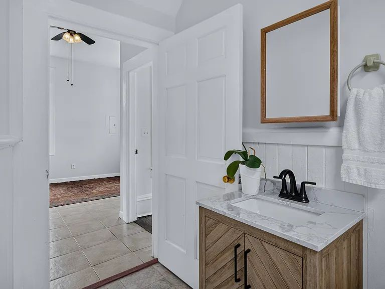 205 E Park Ave #C — Photo 11