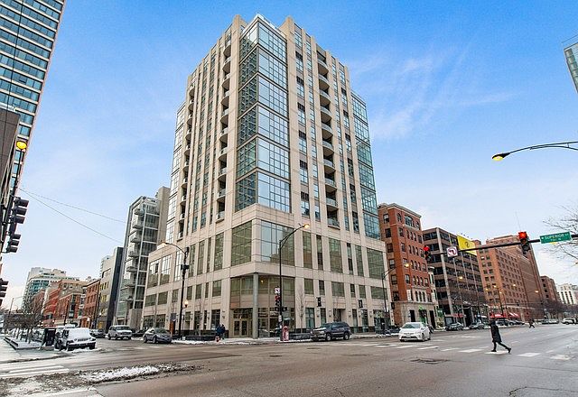1st image of 150 W Superior St APT 702