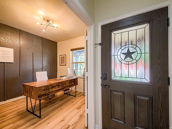 5th image of 2047 Pecan Bend