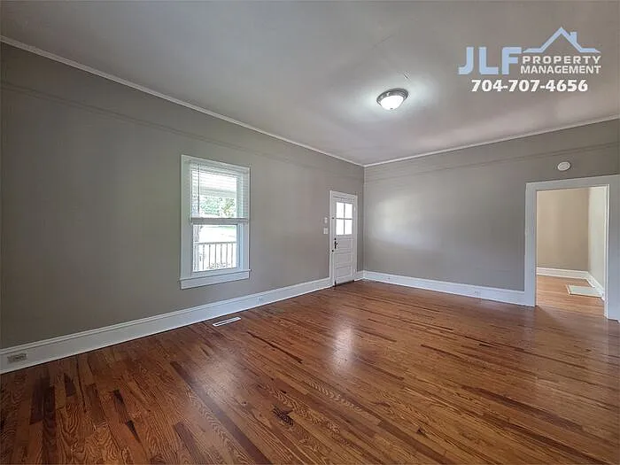 511 W 7th St — Photo 3