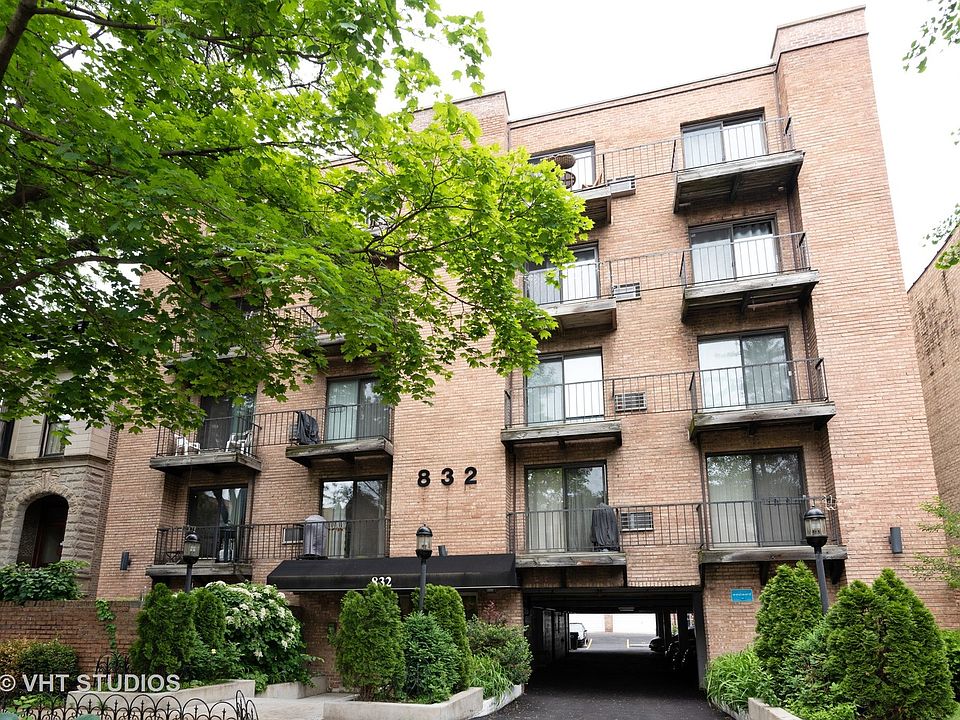 1st image of 832 W Oakdale Ave APT 3I