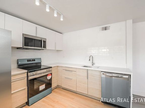 5th image of 2560 N Ogden St APT 11