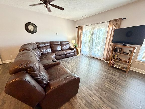 4th image of 101 Duncraig Dr Unit 206