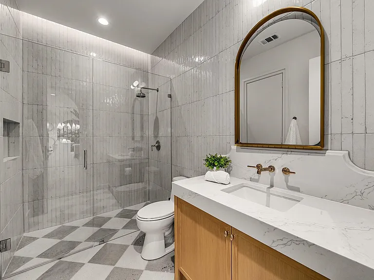 10050 Gooding Dr — Photo 12