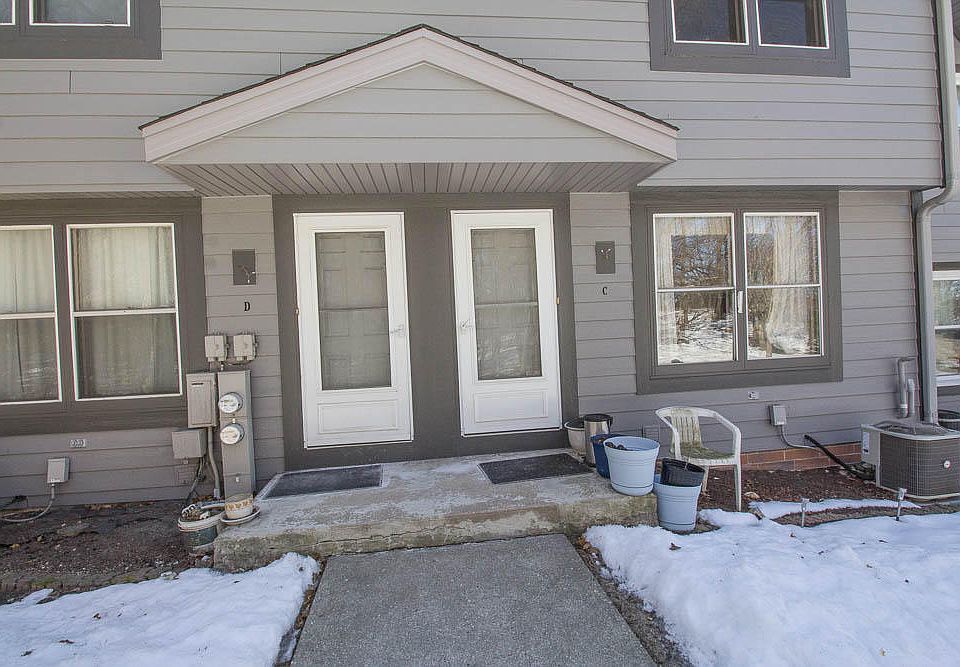 1st image of 1823 Paramount Dr