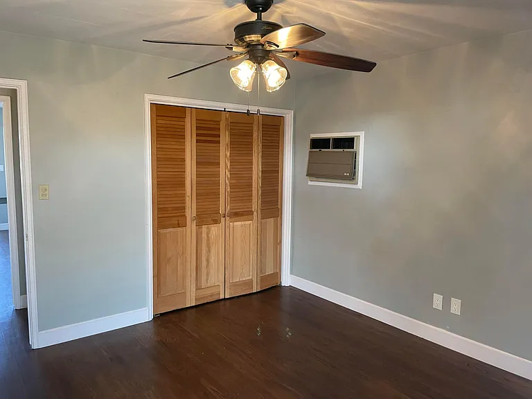 2875 Baily Ave — Photo 13