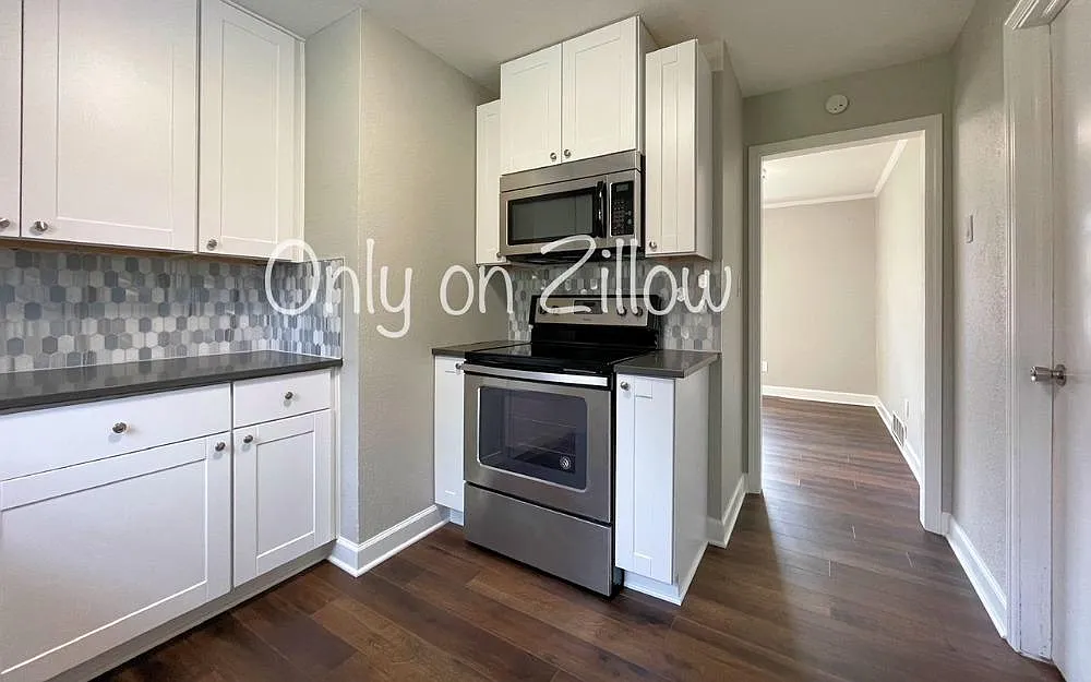 2 bed, 864 sqft, $2,100 — Photo 4
