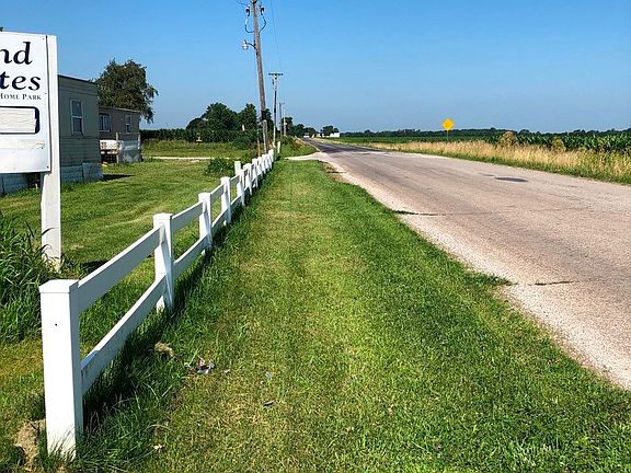 West edge of Lakeland Estates.  To the west is farmland.