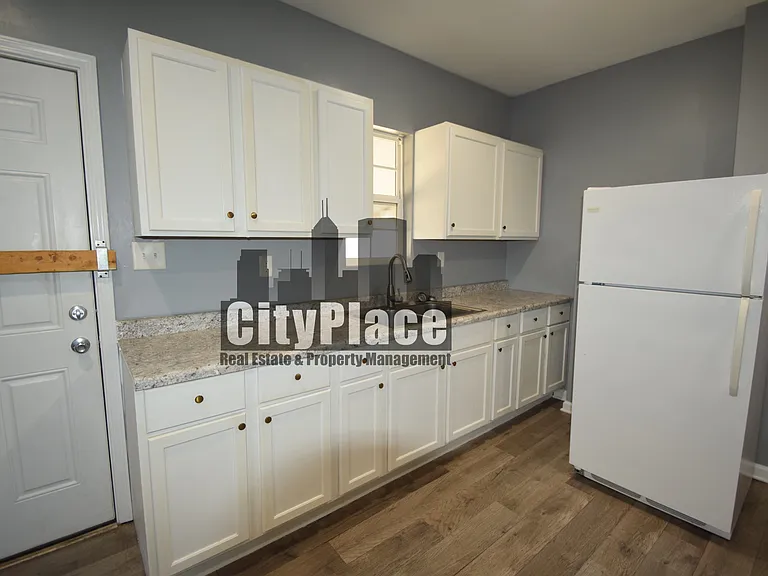 544 W 26th St — Photo 11