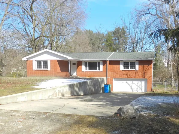 16563 Wilson Ln, Buchanan, MI 49107