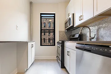 Rented by Dixon Advisory USA Inc.