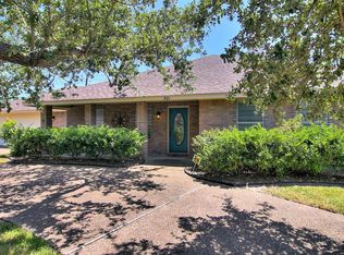 501 Augusta Dr, Rockport, TX 78382