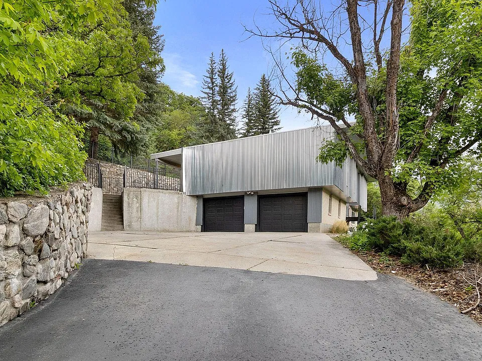 6488 N Highland Dr