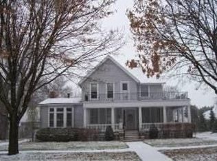 912 S Madison St, Green Bay, WI 54301