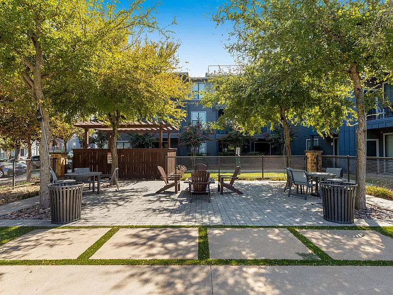 The Avery on Southwestern — Photo 47