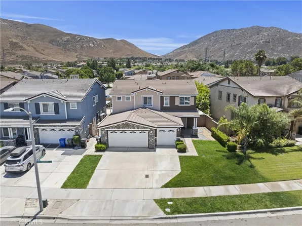 17129 Lacebark St, Fontana, CA 92337