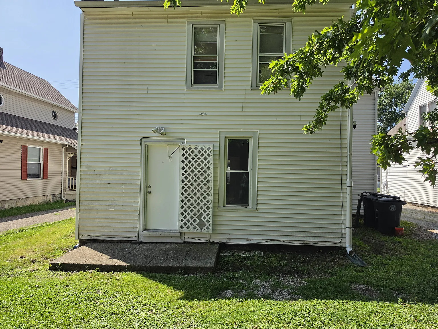 4 bed, $1,100 — Photo 2