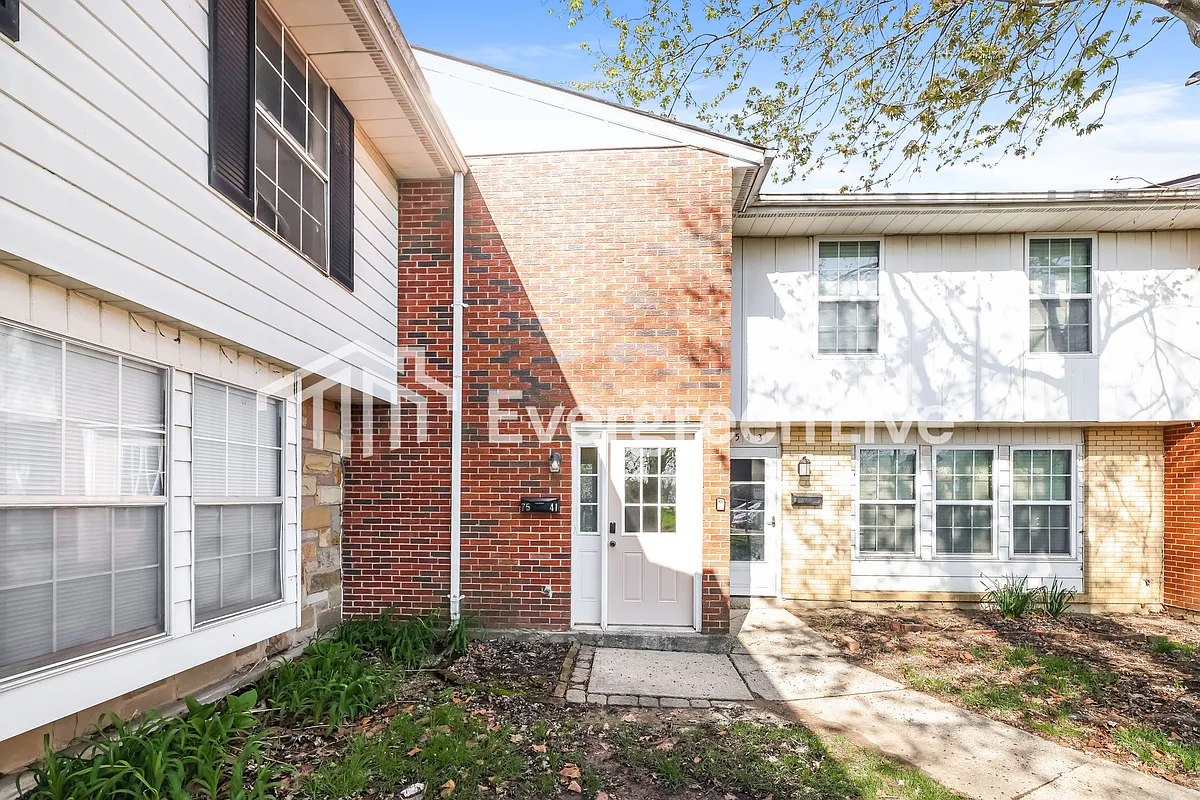 Building Photo - 7541 Mount Hood Dr