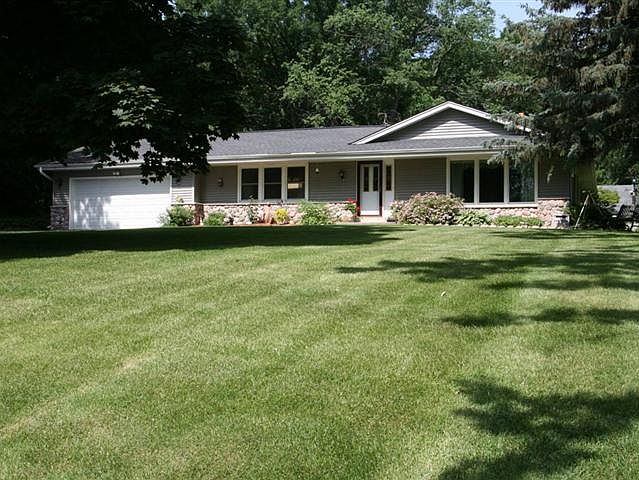 1st image of W237N979 Kings Dr