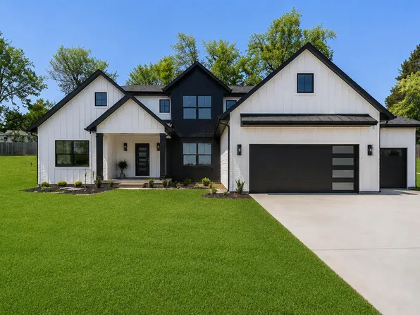 383 Rogue River View Dr NE, Rockford, MI 49341