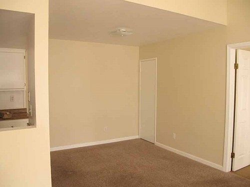 4th image of 9439 Fairgrove Ln Unit 202