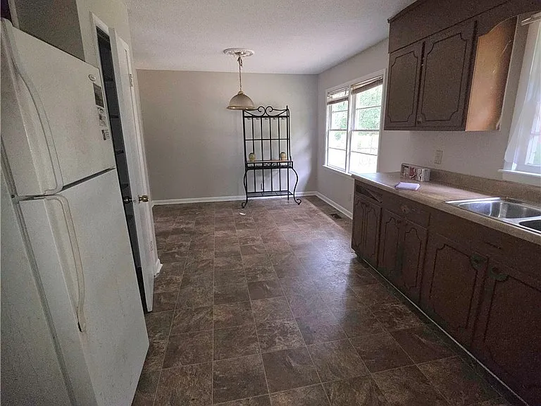 434 Homestead Dr — Photo 6