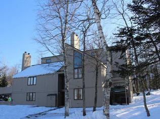 2062 Hamlet Cir, Carrabassett Valley, ME 04947