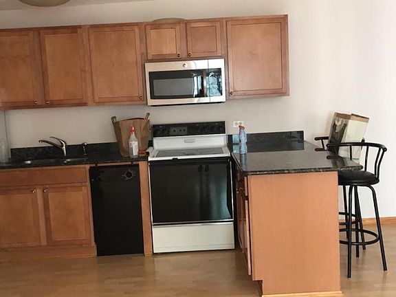 2nd image of 1349 N Dearborn St