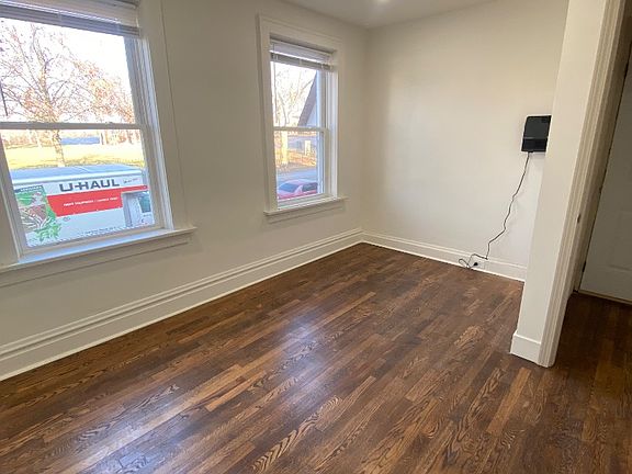 4th image of 4746 S Grand Blvd #1S