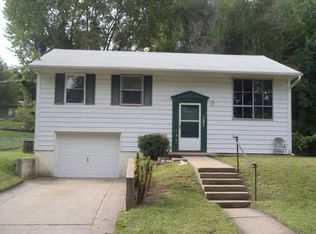 4608 Valley Ln, Saint Joseph, MO 64503