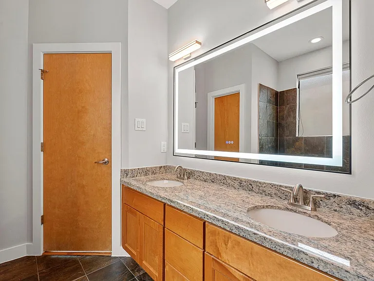 1410 Knox St — Photo 34
