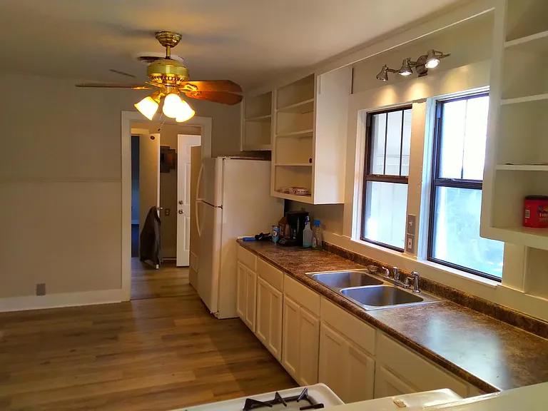 718 W Monroe Ave — Photo 14