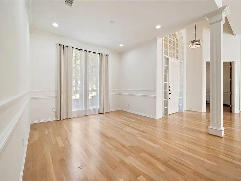 1004 Chimney Hill Trl — Photo 5