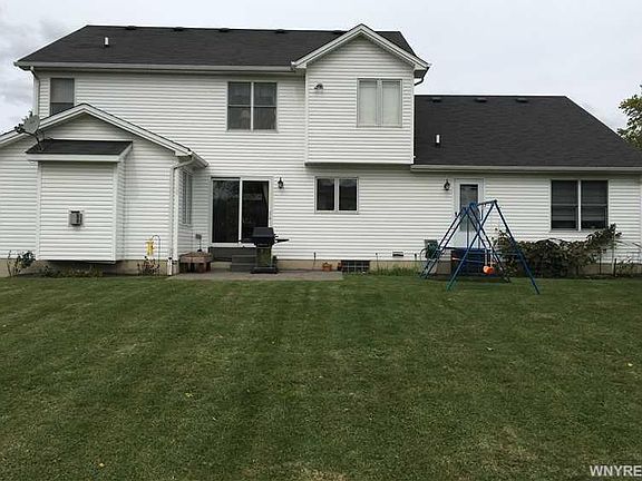 4th image of 52 Brook Ln