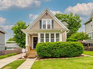 71 S Chestnut St, Aurora, IL 60506