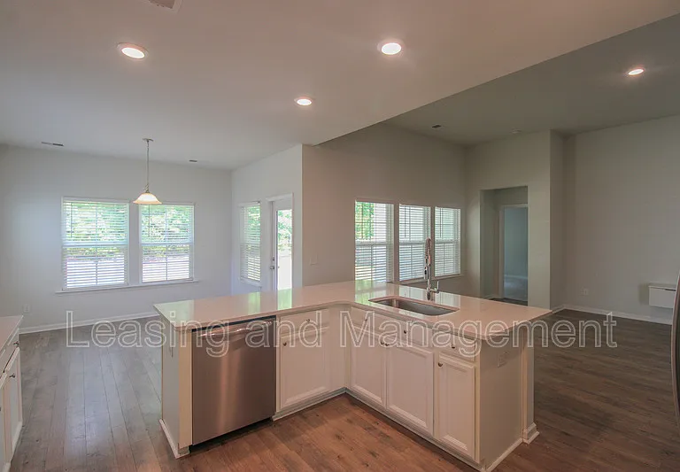 150 Daniels Creek Cir — Photo 5