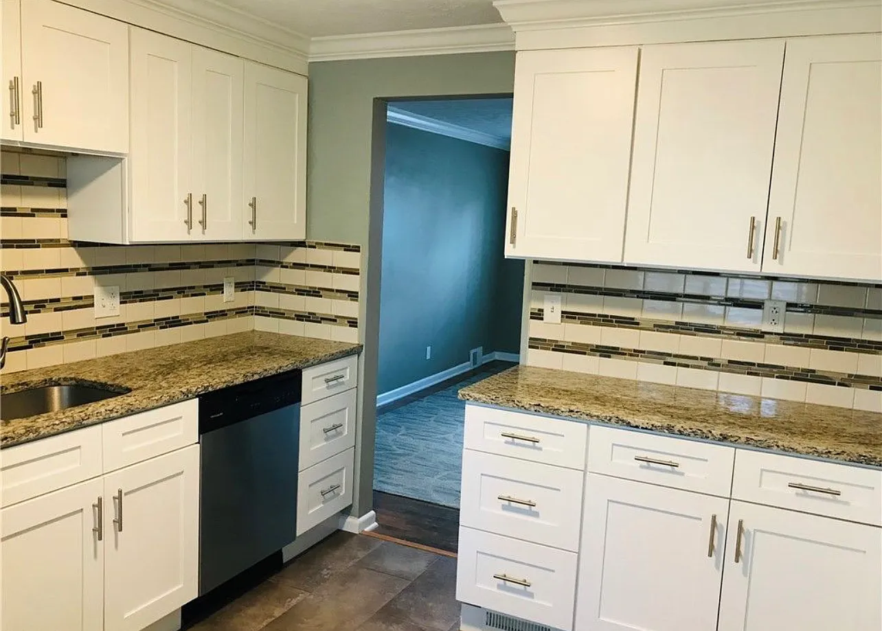 2 bed, 1.0 bath, 750 sqft, $1,350 — Photo 2