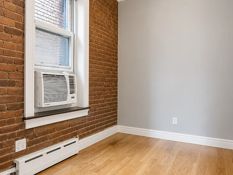 58 Leroy St #4A — Photo 4