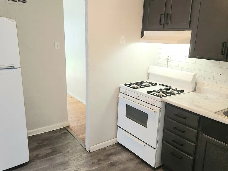 6122 Jackson Ave — Photo 6