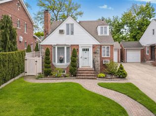 211-14 33rd Rd, Flushing, NY 11361