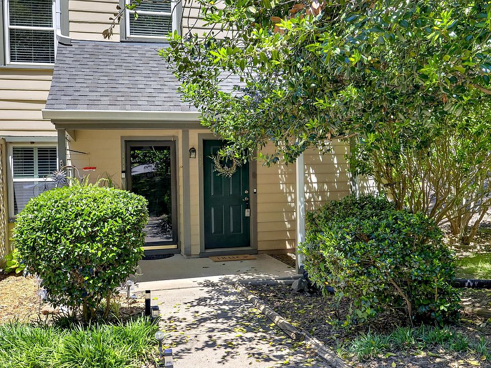 1st image of 112 Broad Leaf Cir