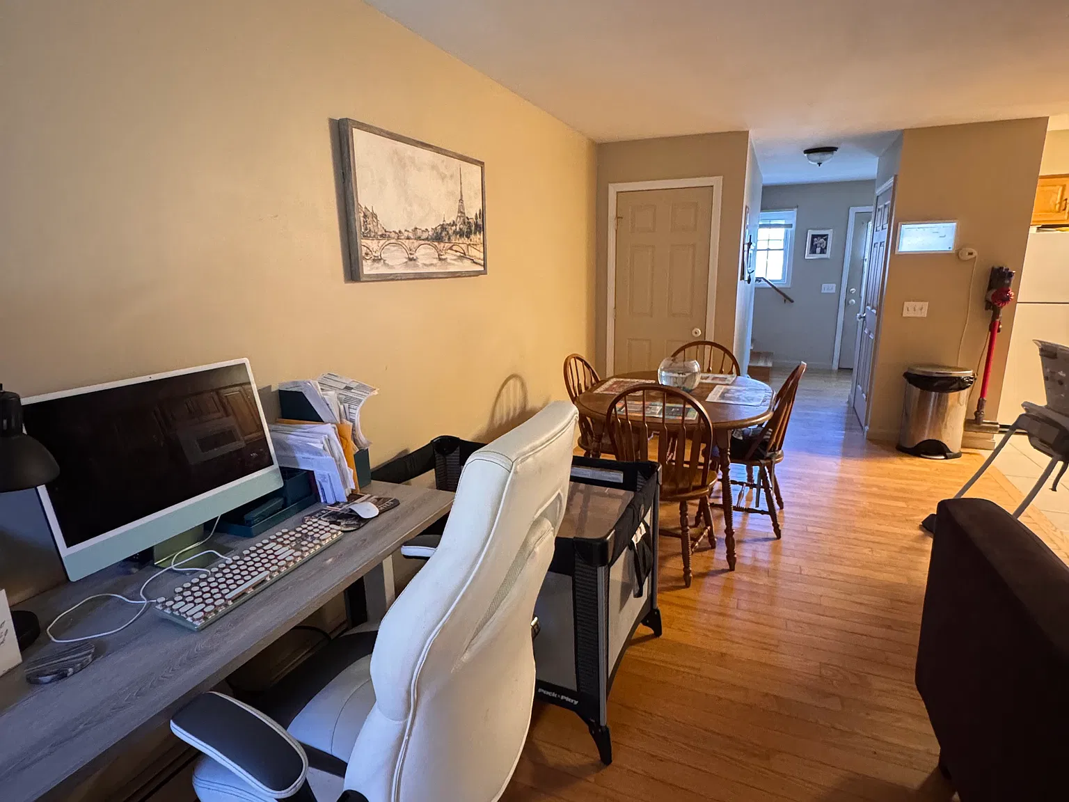 3 bed, 1.5 bath, 2000 sqft, $2,700 — Photo 4
